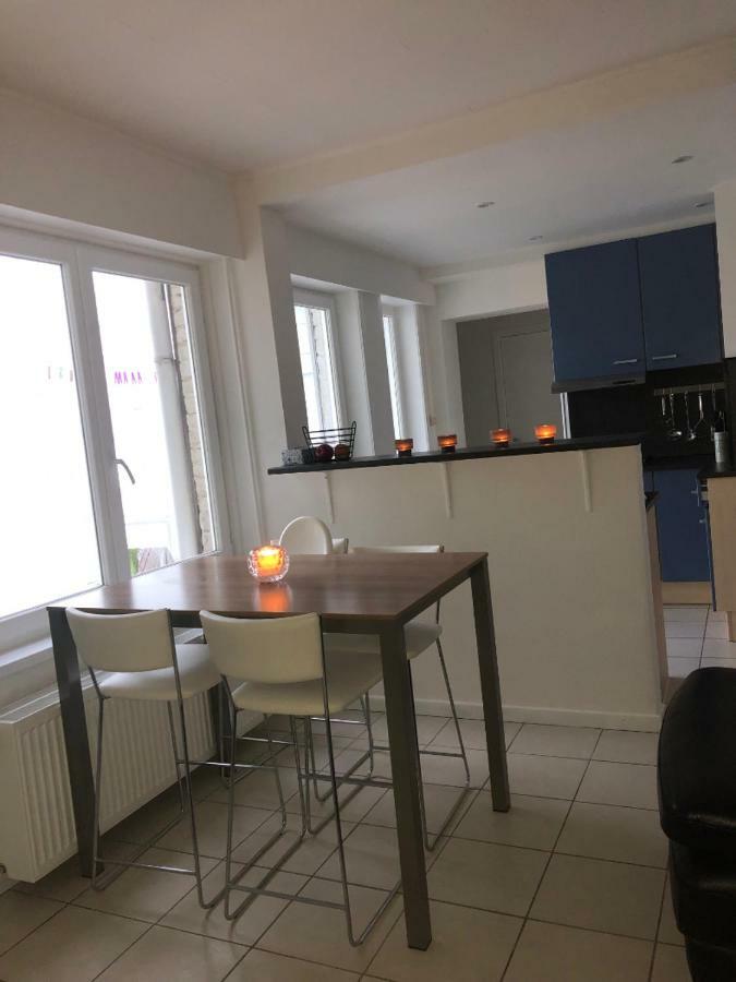 2 Slaapkamer Appartement Op De Zeedijk Van Oostende. Exterior foto